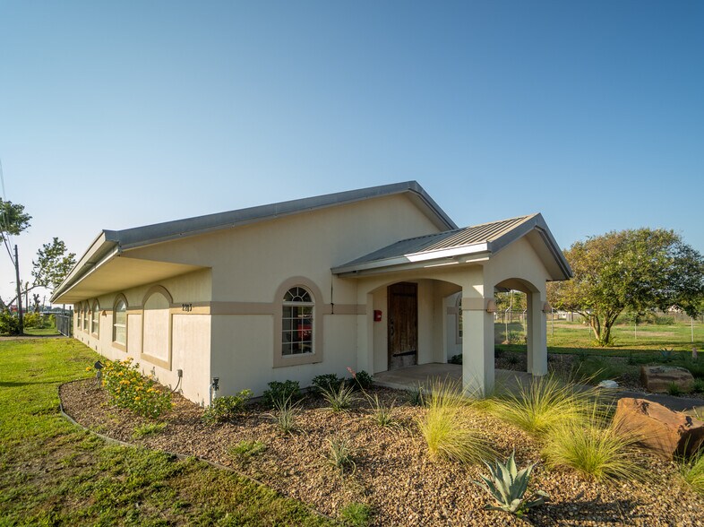 More Photos Of 2203 Port Lavaca Dr, Victoria Industrial For Sale