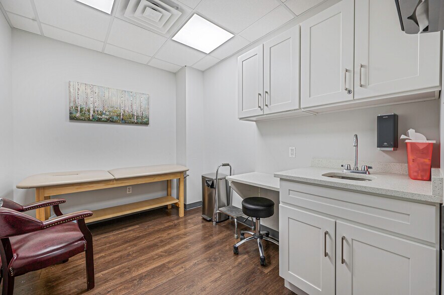 More Photos Of 325 Merrick Ave, East Meadow Medical For Sale