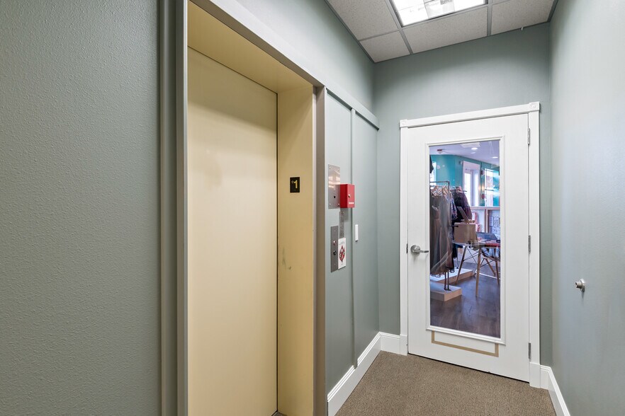 More Photos Of 105 1st St, Langley Storefront Retail Residential For Sale