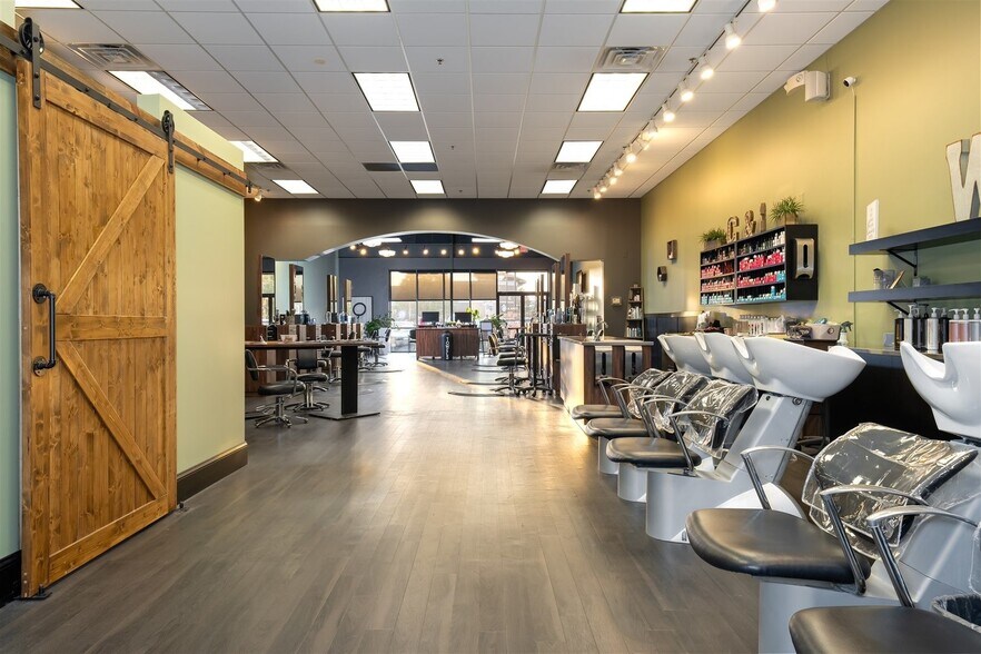 More Photos Of 105 Krispy Kreme Dr, Bloomington Storefront For Sale