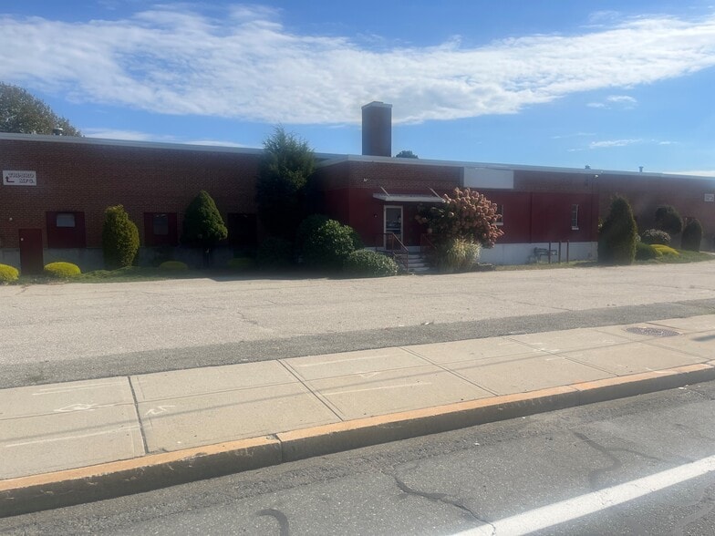 More Photos Of 1370 Elmwood Ave, Cranston Manufacturing For Sale
