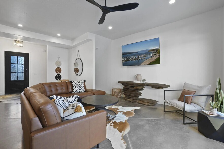 More Photos Of 4346 W Canterbury Rd, Hurricane Multifamily For Sale