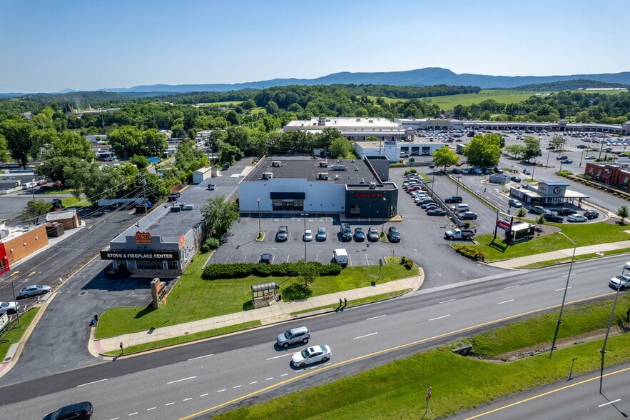 More Photos Of 1740 E Market St, Harrisonburg Storefront Retail Office For Sale