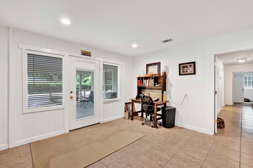 More Photos Of 19205 State Highway 181, Fairhope Office For Sale