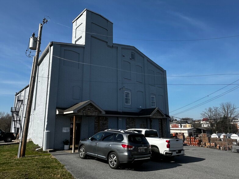 More Photos Of 133 S Burhans Blvd, Hagerstown Warehouse For Sale