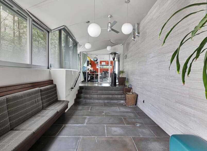 More Photos Of 120 S Reeves Dr, Beverly Hills Hotel For Sale