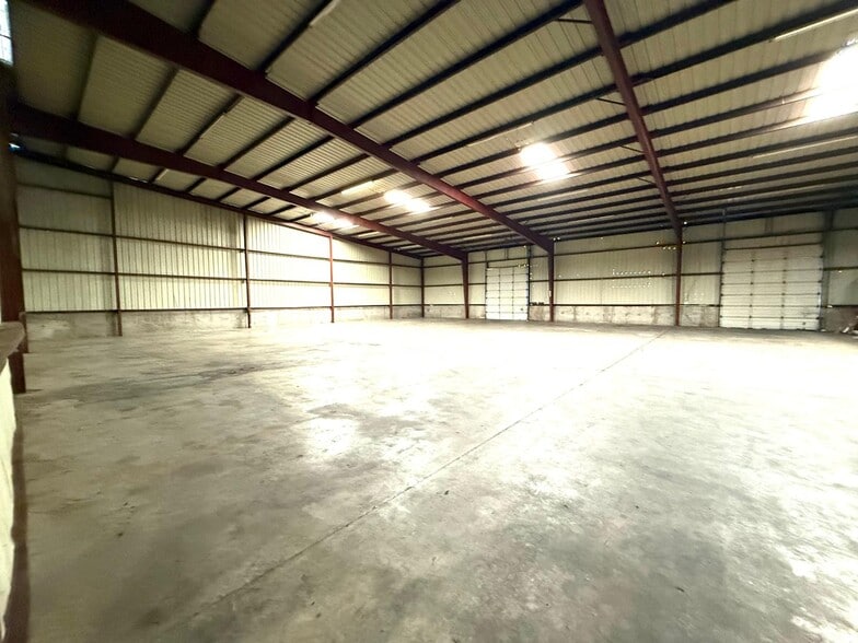 More Photos Of 2303 Santa Rita Ave, Laredo Industrial For Sale