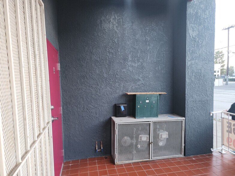 More Photos Of 942 S Gerhart Ave, Commerce Coworking Space