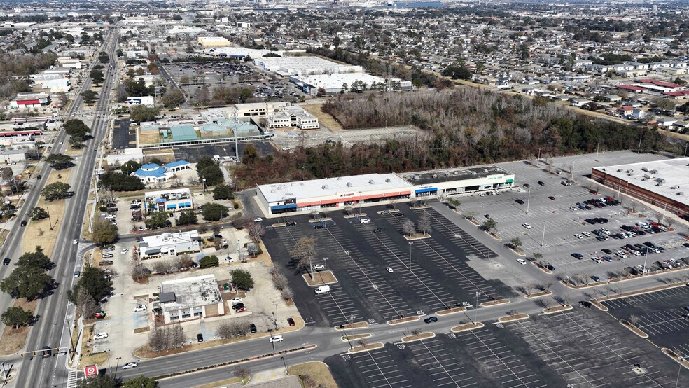 More Photos Of 1705 Manhattan Blvd, Harvey Land For Sale