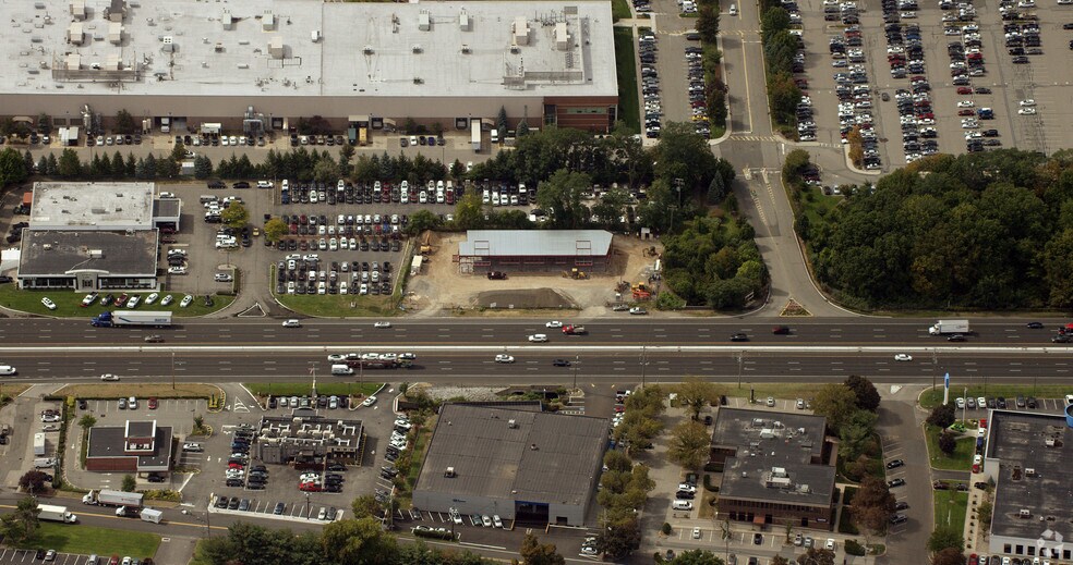 More Photos Of 380 State Rt 17, Mahwah Freestanding For Lease