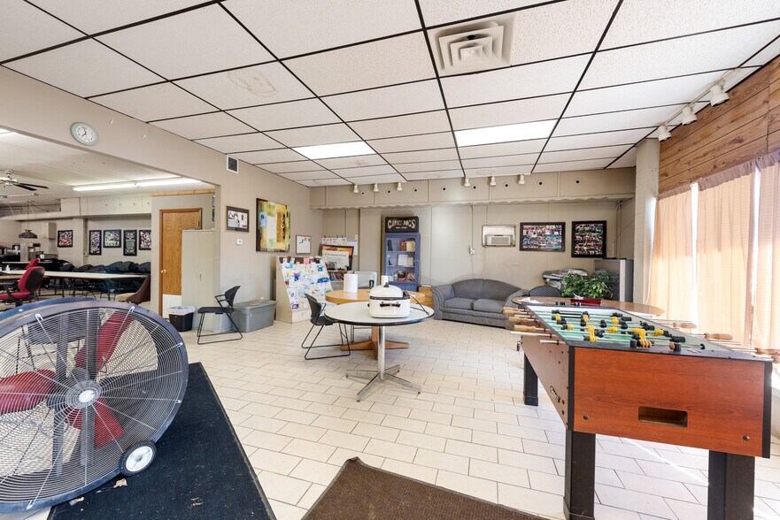 More Photos Of 4801 N Welcome Ave, Minneapolis Freestanding For Sale