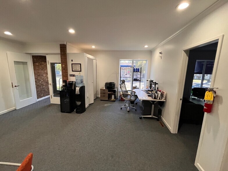 More Photos Of 775 S 23rd St S, Arlington Office For Sale