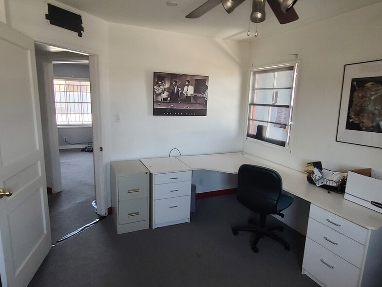 More Photos Of 1310 S Maryland Pky, Las Vegas Office For Sale