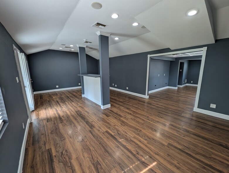 More Photos Of 1901 W Sligh Ave, Tampa Office For Sale