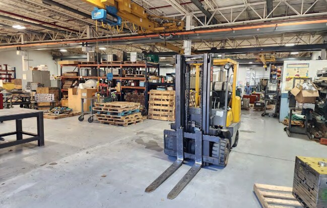 More Photos Of 55 Marshall St, Leominster Distribution For Sale