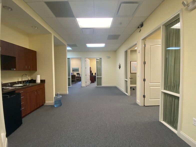 More Photos Of 5602 Marquesas Cir, Sarasota Office For Lease