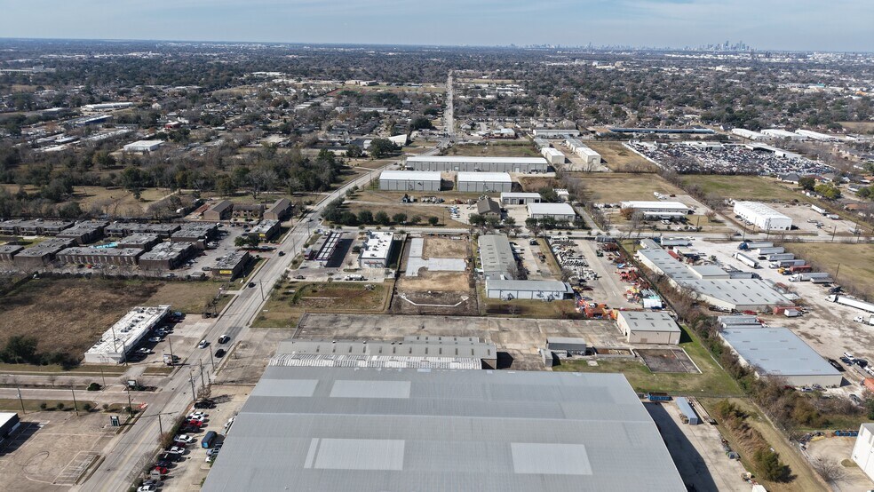 More Photos Of 2077 Magnolia Dr, Pasadena Industrial For Sale