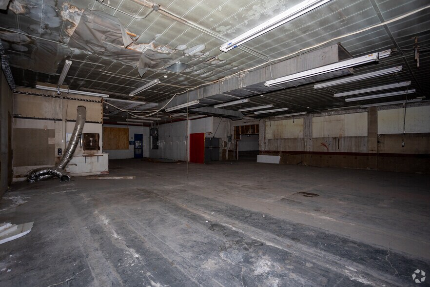 More Photos Of 113 Gold Ave, Grants Light Manufacturing For Sale