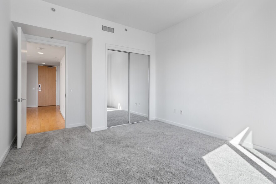 More Photos Of 100 Grand Ave, Oakland Apartments For Lease