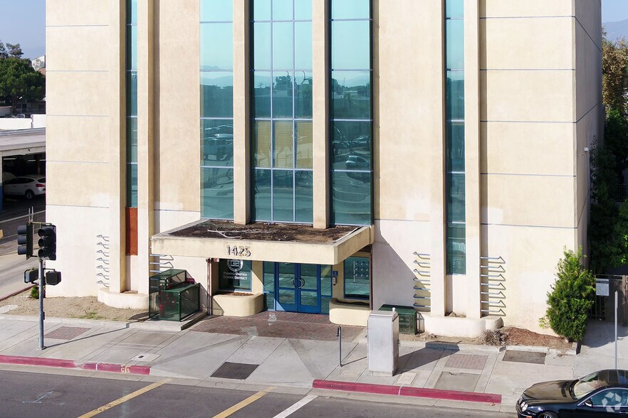 More Photos Of 1425 E Holt Ave, Pomona Office For Sale