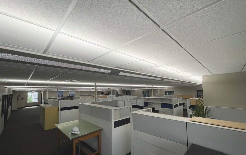 More Photos Of 5400 E Broadway Ave, Spokane Flex For Lease