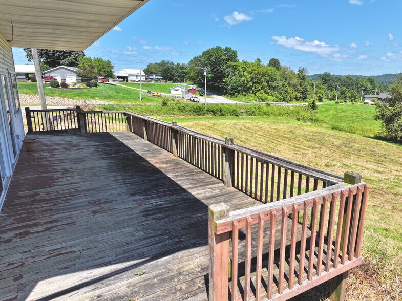More Photos Of 19510 Leatherwood Rd, Salesville Freestanding For Sale