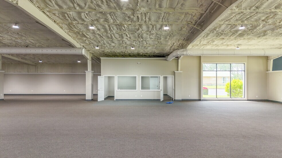 More Photos Of 1205 W Parker St, Baxley Freestanding For Lease