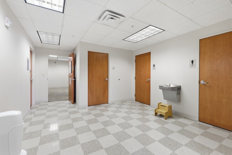 More Photos Of , Jacksonville Office For Sale