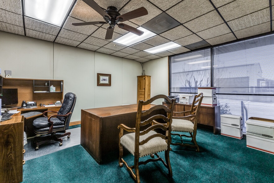 More Photos Of 3301 Century Dr, Rowlett Manufacturing For Sale