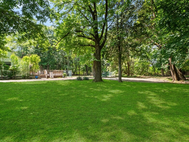 More Photos Of 247 N Middletown Rd, Pearl River Apartments For Sale