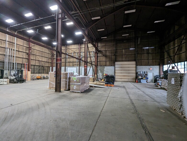 More Photos Of 4530 N 25th St, Terre Haute Warehouse For Lease