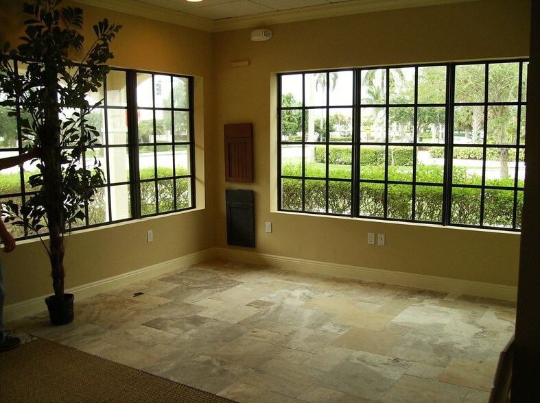 More Photos Of 390 Tequesta Dr, Jupiter Office For Lease