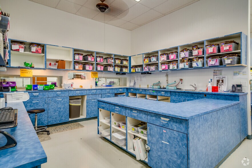 More Photos Of 711 E Carefree Hwy, Phoenix Unknown For Lease