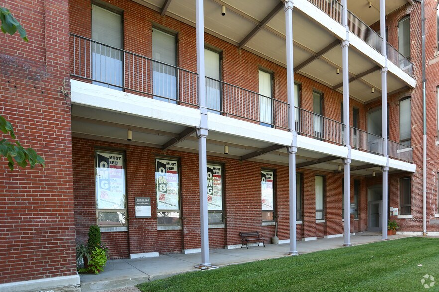 More Photos Of 1 Campbell Plz, Saint Louis Office For Lease