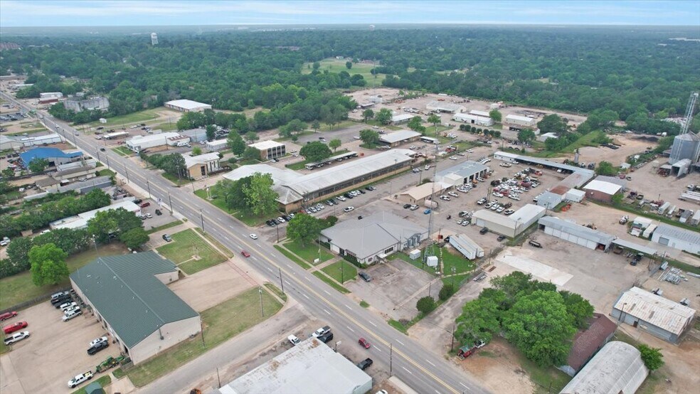 More Photos Of 1485 N Main St, Paris Land For Sale