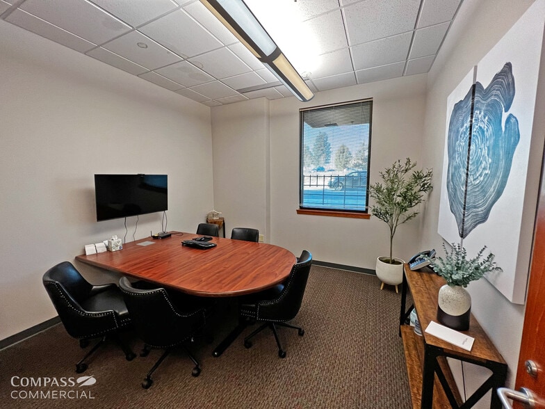 More Photos Of 2796 NW Clearwater Dr, Bend Office For Sale