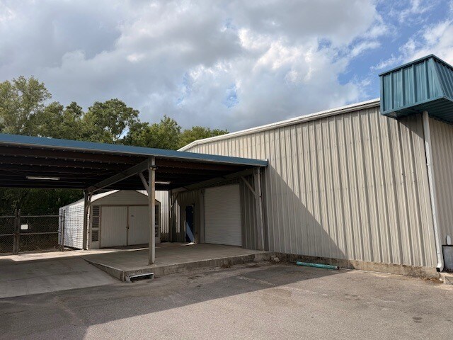 More Photos Of 2828 States St, Lakeland Warehouse For Lease