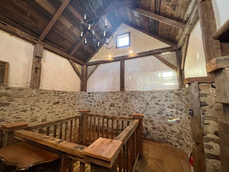 More Photos Of 557 Main St, Woodbury Specialty For Sale