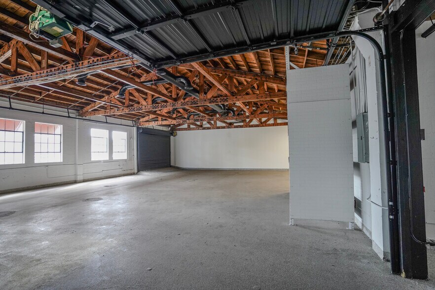 More Photos Of 2640-2646 SW 28th Ln, Miami Manufacturing For Sale