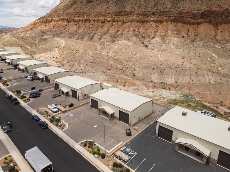 More Photos Of 1487 E Hillcrest Dr, Washington Warehouse For Lease