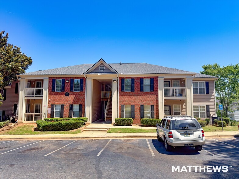 Primary Photo Of 829 N Hill St, Griffin Apartments For Sale