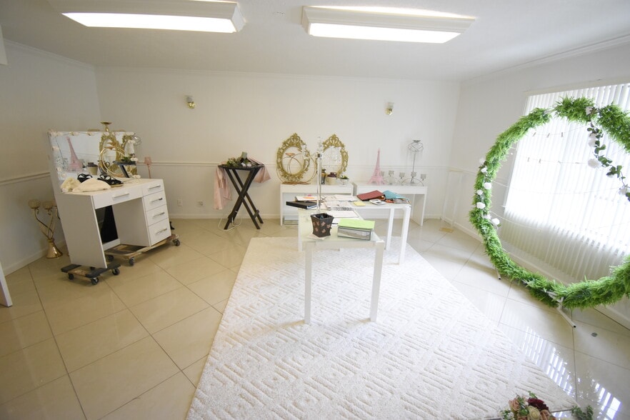 More Photos Of 401 Pennsylvania St, South Houston Lodge Meeting Hall For Sale