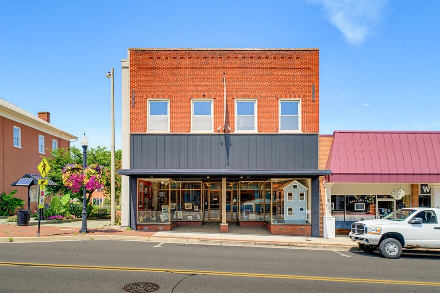 More Photos Of 329 W Main St, Waynesboro Restaurant For Sale