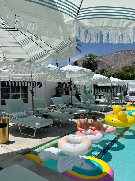 More Photos Of 120 W Vereda Sur, Palm Springs Hotel For Sale