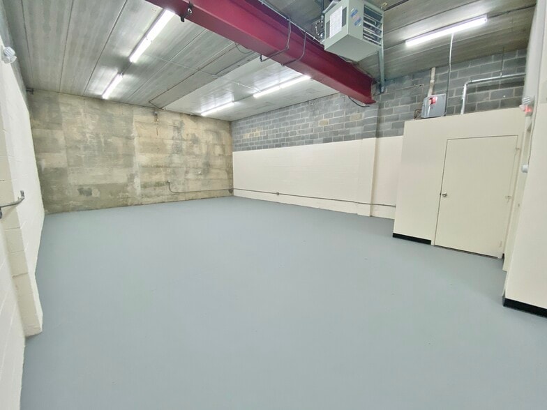 More Photos Of 2201-2353 Distribution Cir, Silver Spring Warehouse For Lease