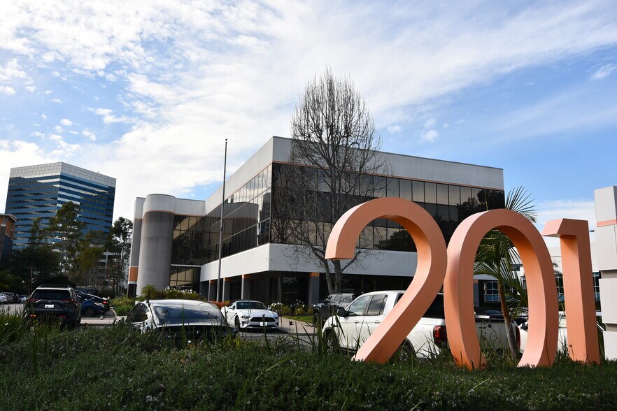 More Photos Of 201 Continental Blvd, El Segundo Office For Lease