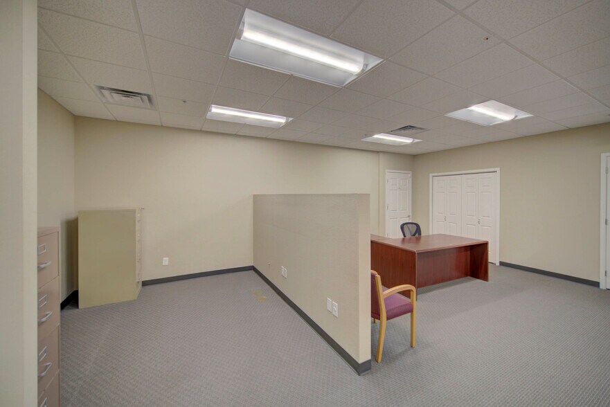 More Photos Of 437 Century Park Dr, Yuba City Office Residential For Lease