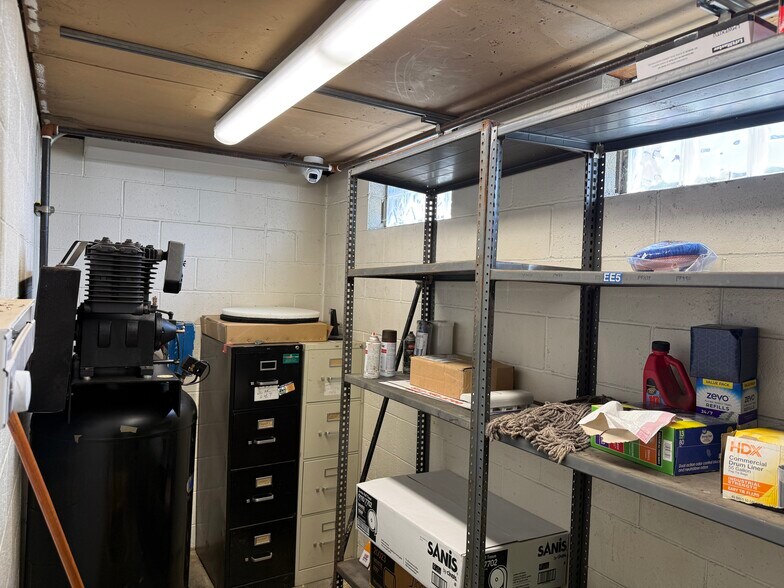 More Photos Of 4881 Pittsburgh Rd, Harrisville Light Distribution For Sale