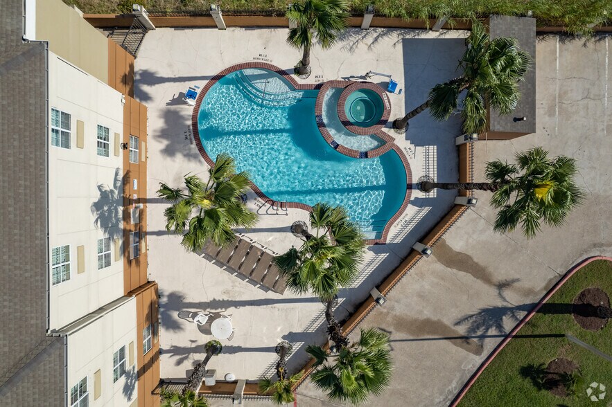 More Photos Of 808 61st St, Galveston Hotel For Sale