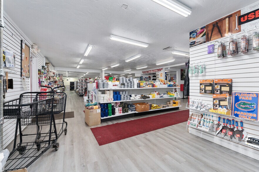 More Photos Of 17313 NE US Highway 301, Waldo Freestanding For Sale